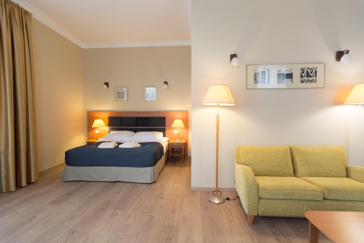 Brass Suites Łódź Exteriör bild