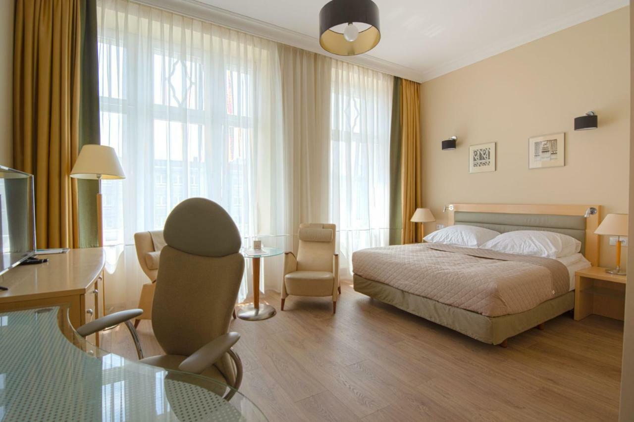 Brass Suites Łódź Exteriör bild