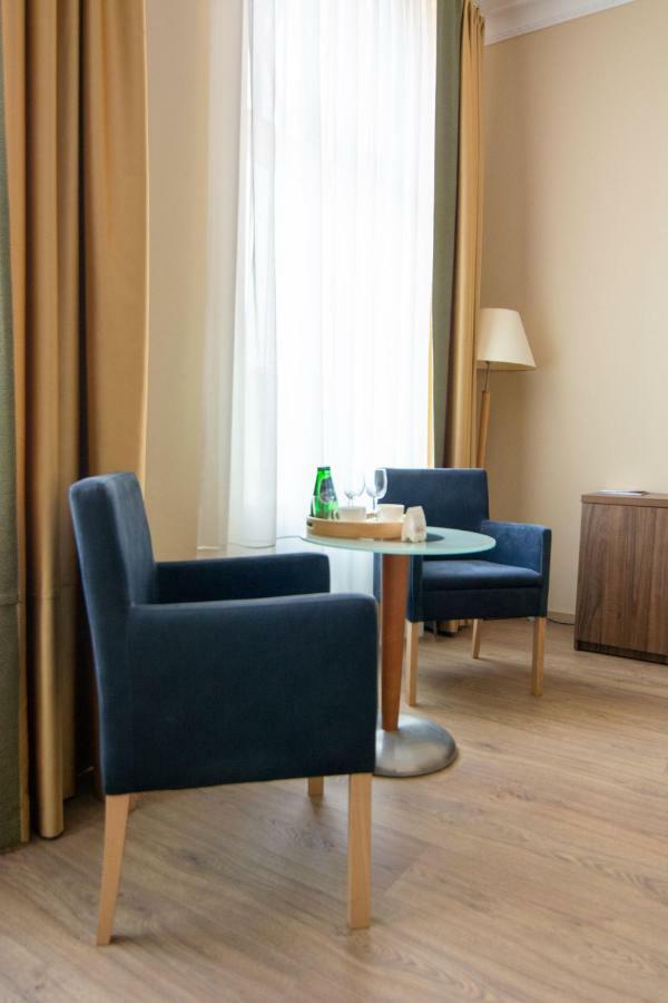 Brass Suites Łódź Exteriör bild